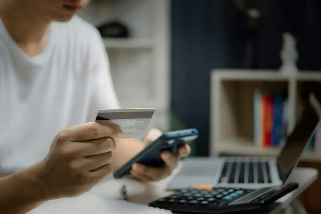 Le commerce en ligne révolutionnaire : boostez votre entreprise grâce à une simplification radicale !