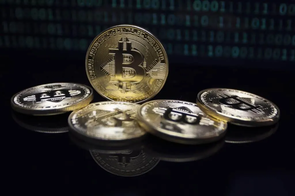 découvrez tout sur le bitcoin, la première monnaie numérique décentralisée qui transforme le paysage financier mondial. explorez son fonctionnement, ses avantages et son impact sur l'économie. restez informé des dernières tendances et des meilleures pratiques pour investir dans le bitcoin.
