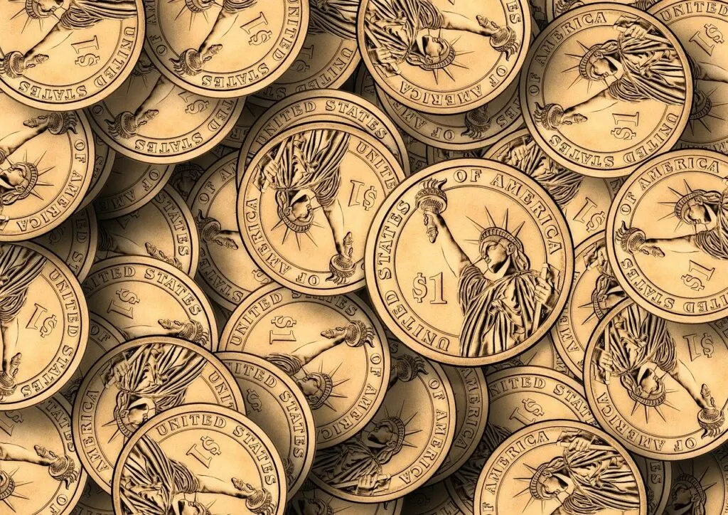 découvrez tout ce que vous devez savoir sur le dollar, la monnaie la plus échangée au monde. explorez son histoire, son rôle dans l'économie mondiale et les tendances qui influencent sa valeur. informez-vous sur les implications du dollar sur les marchés financiers et comment il impacte vos finances quotidiennes.