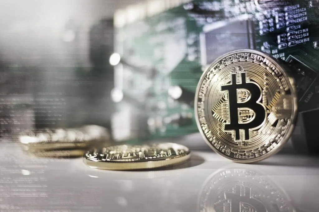 chercheur spécialisé dans le bitcoin, explorant les technologies blockchain, la sécurité des cryptomonnaies et les tendances du marché pour une meilleure compréhension et innovation.